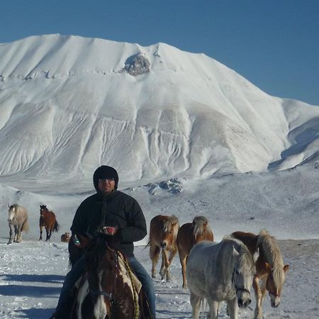 Hotel Europa Norcia Kültér fotó
